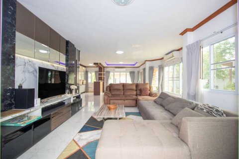 House in Chiang Mai, Thailand 3 bedrooms № 167144 - photo 14