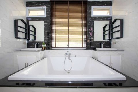 House in Chiang Mai, Thailand 3 bedrooms № 167144 - photo 6