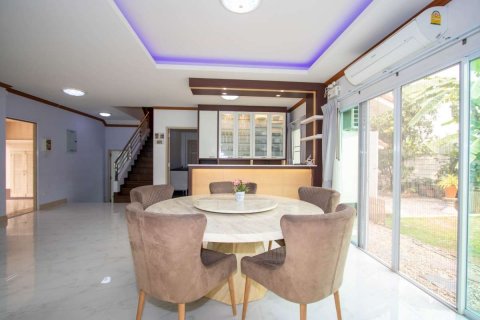 House in Chiang Mai, Thailand 3 bedrooms № 167144 - photo 25