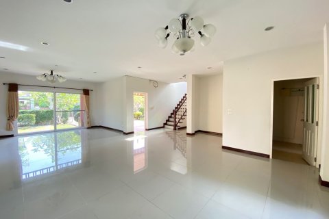 House in Chiang Mai, Thailand 3 bedrooms № 167143 - photo 9