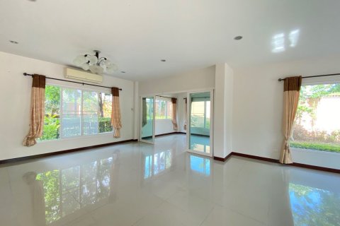 House in Chiang Mai, Thailand 3 bedrooms № 167143 - photo 3