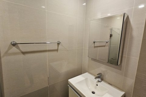 Студия в кондо в Клонг Тоэй, Бангкок, Таиланд № 153166 - фото 9