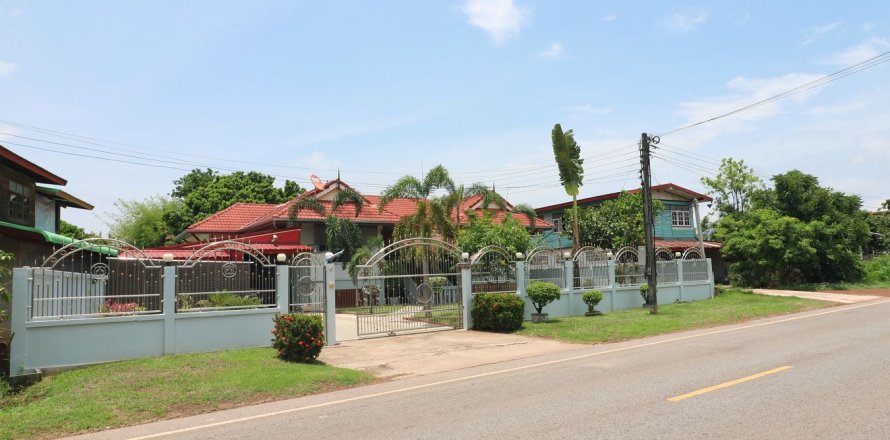 Maison à Sawang Daen Din, Thaïlande 3 chambres № 138206