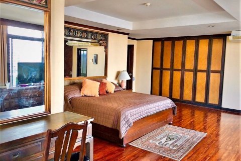 Кондоминиум с 3 спальнями в Ваттхане, Бангкок, Таиланд № 139953 - фото 4