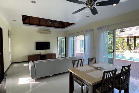 Villa in Phuket, Thailand 3 bedrooms № 173279 - photo 25