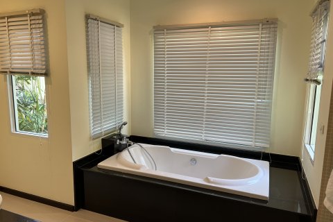 Villa in Phuket, Thailand 3 bedrooms № 173279 - photo 30