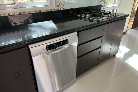 Villa in Phuket, Thailand 3 bedrooms № 173279 - photo 23