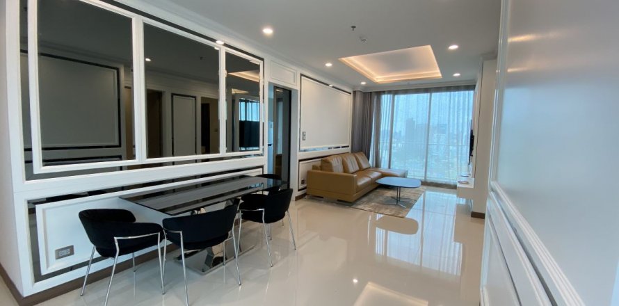 Condo in Watthana, Bangkok, Thailand, 3 bedrooms  № 133761