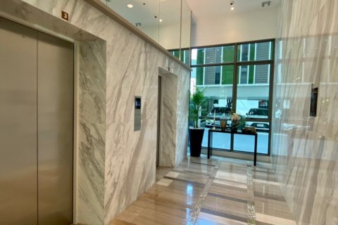 Condo in Watthana, Bangkok, Thailand, 3 bedrooms  № 133761 - photo 29