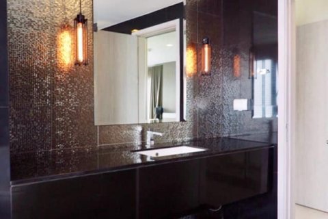 Кондоминиум с 2 спальнями в Бангкоке, Таиланд № 133766 - фото 18