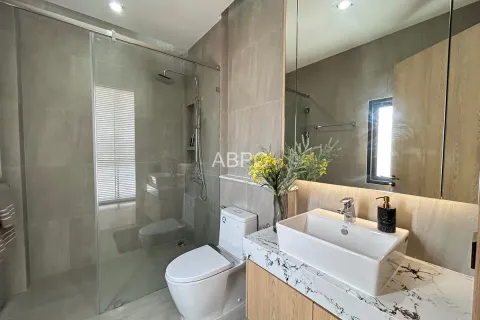 Casa de 4 dormitorios en Pattaya, Tailandia № 211165 - foto 6