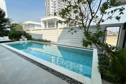Casa de 4 dormitorios en Pattaya, Tailandia № 211165 - foto 10