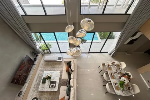 Casa de 4 dormitorios en Pattaya, Tailandia № 211165 - foto 3
