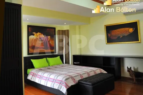 Casa de 4 dormitorios en Pattaya, Tailandia № 211167 - foto 5