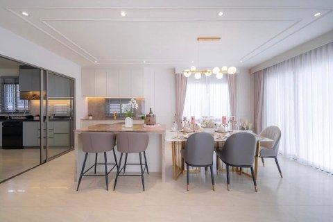 Villa à Pattaya, Thaïlande 4 chambres № 172582 - photo 9