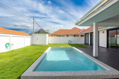 Villa in Hua Hin, Thailand 3 bedrooms № 134552 - photo 2