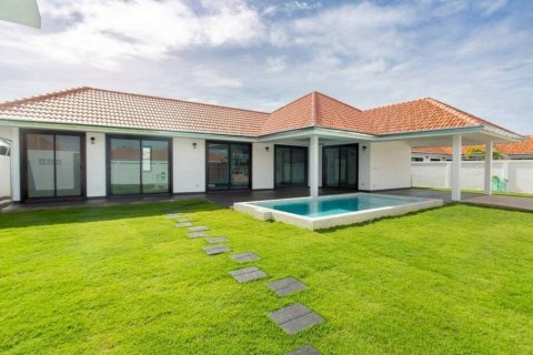 Villa in Hua Hin, Thailand 3 bedrooms № 134552 - photo 1