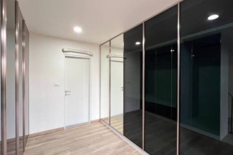 Таунхаус в Бангкоке, Таиланд с 3 спальнями  № 134556 - фото 10