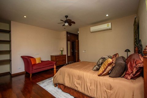 House in Chiang Mai, Thailand 5 bedrooms № 162465 - photo 4