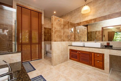 House in Chiang Mai, Thailand 5 bedrooms № 162465 - photo 28