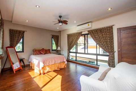 House in Chiang Mai, Thailand 5 bedrooms № 162465 - photo 20