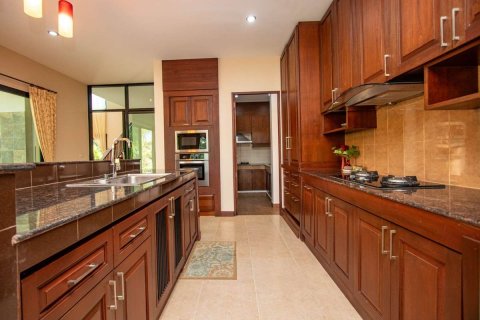 House in Chiang Mai, Thailand 5 bedrooms № 162465 - photo 12