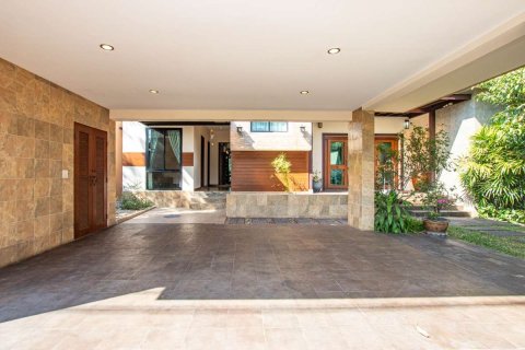 House in Chiang Mai, Thailand 5 bedrooms № 162465 - photo 21
