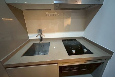 Condo in Bangkok, Thailand, 1 bedroom  № 172658 - photo 4