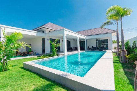 Villa in Hua Hin, Thailand 4 bedrooms № 172655
