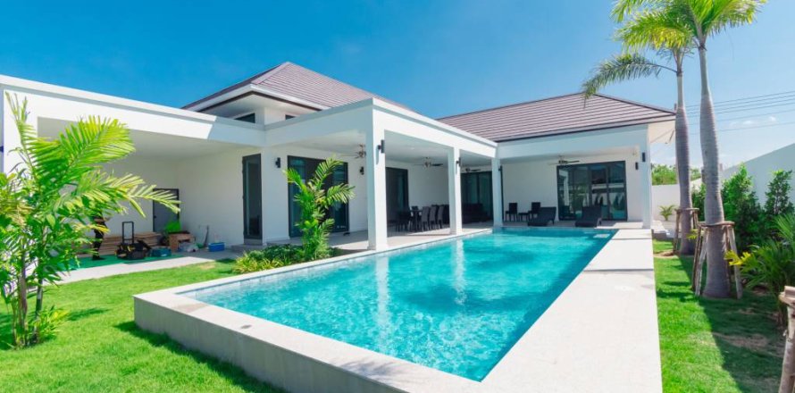 Villa in Hua Hin, Thailand 4 bedrooms № 172655