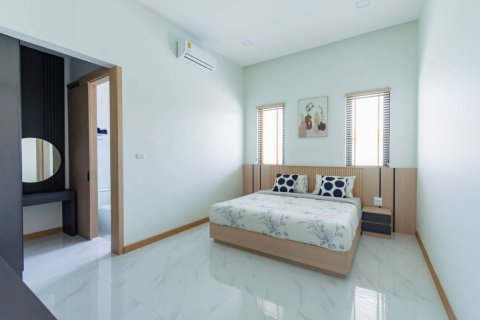 Villa in Hua Hin, Thailand 4 bedrooms № 172655 - photo 8