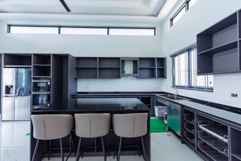 Villa in Hua Hin, Thailand 4 bedrooms № 172655 - photo 6