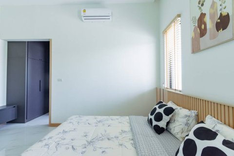 Villa in Hua Hin, Thailand 4 bedrooms № 172655 - photo 9