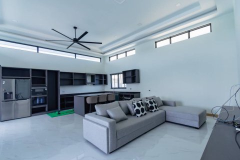 Villa in Hua Hin, Thailand 4 bedrooms № 172655 - photo 4