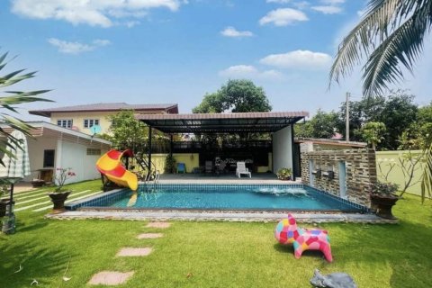 Villa in Hua Hin, Thailand 4 bedrooms № 172657 - photo 3