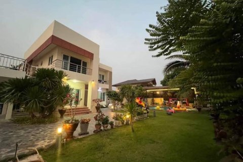 Villa in Hua Hin, Thailand 4 bedrooms № 172657