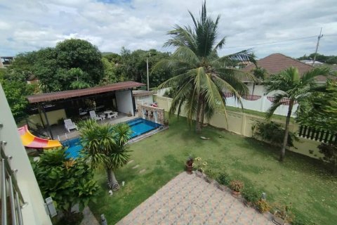 Villa in Hua Hin, Thailand 4 bedrooms № 172657 - photo 4