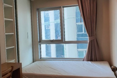 Condo in Huai Khwang, Bangkok, Thailand, 2 bedrooms  № 171883 - photo 8