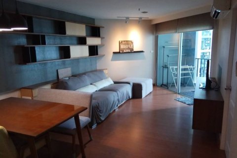 Condo in Huai Khwang, Bangkok, Thailand, 2 bedrooms  № 171883 - photo 6
