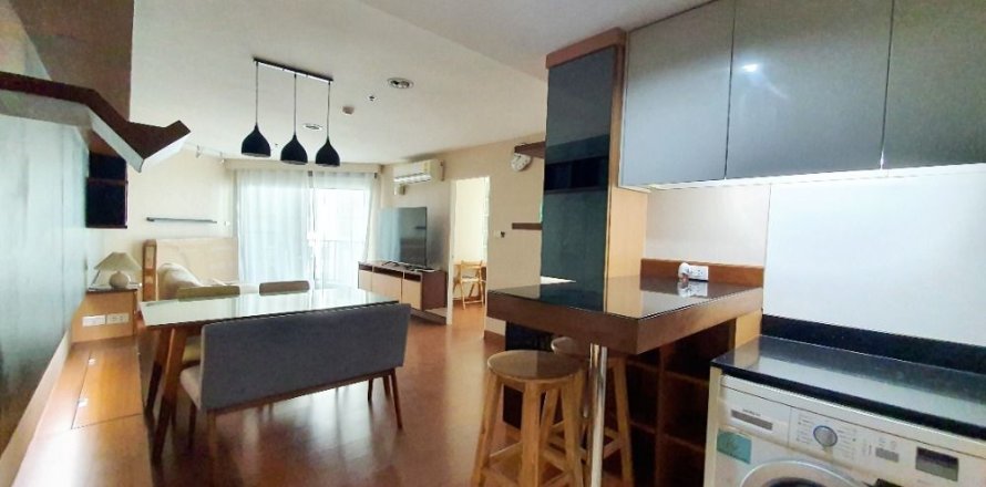 Condo in Huai Khwang, Bangkok, Thailand, 2 bedrooms  № 171883