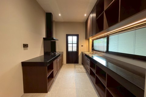 House in Mae Rim, Thailand 3 bedrooms № 171880 - photo 2