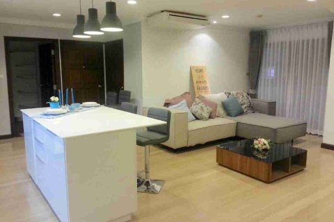 Condo in Bangkok, Thailand, 3 bedrooms  № 183345 - photo 4