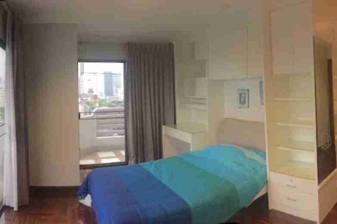Condo in Bangkok, Thailand, 3 bedrooms  № 183345 - photo 12