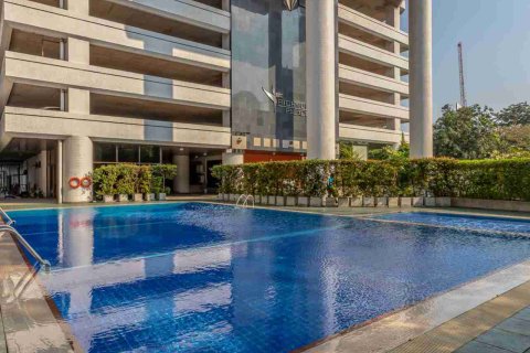 Condo in Bangkok, Thailand, 3 bedrooms  № 183345 - photo 2