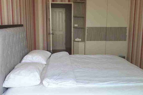 Condo in Thonburi, Bangkok, Thailand, 2 bedrooms  № 183344 - photo 4