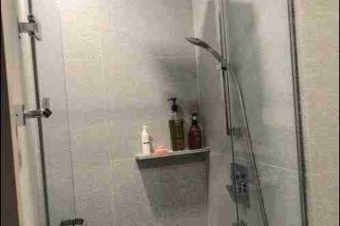 Condo in Phaya Thai, Bangkok, Thailand, 1 bedroom  № 183347 - photo 8