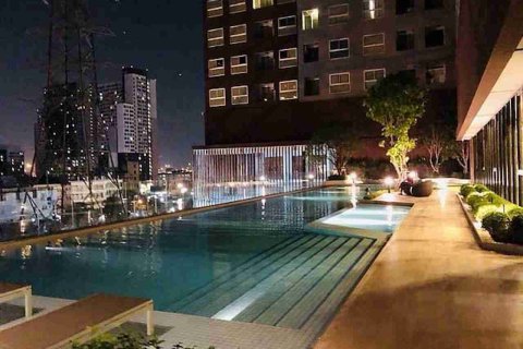 Condo in Bangkok, Thailand, 2 bedrooms  № 183341 - photo 2