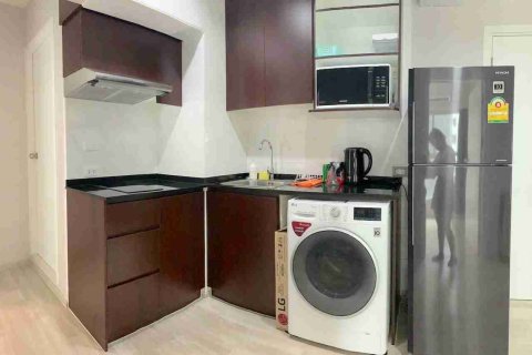 Condo in Bangkok, Thailand, 2 bedrooms  № 183341 - photo 5