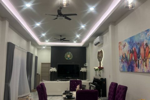 Villa in Hua Hin, Thailand 4 bedrooms № 134527 - photo 6