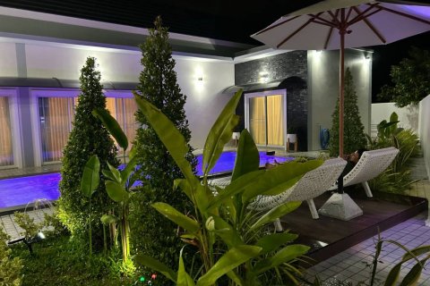 Villa in Hua Hin, Thailand 4 bedrooms № 134527 - photo 3